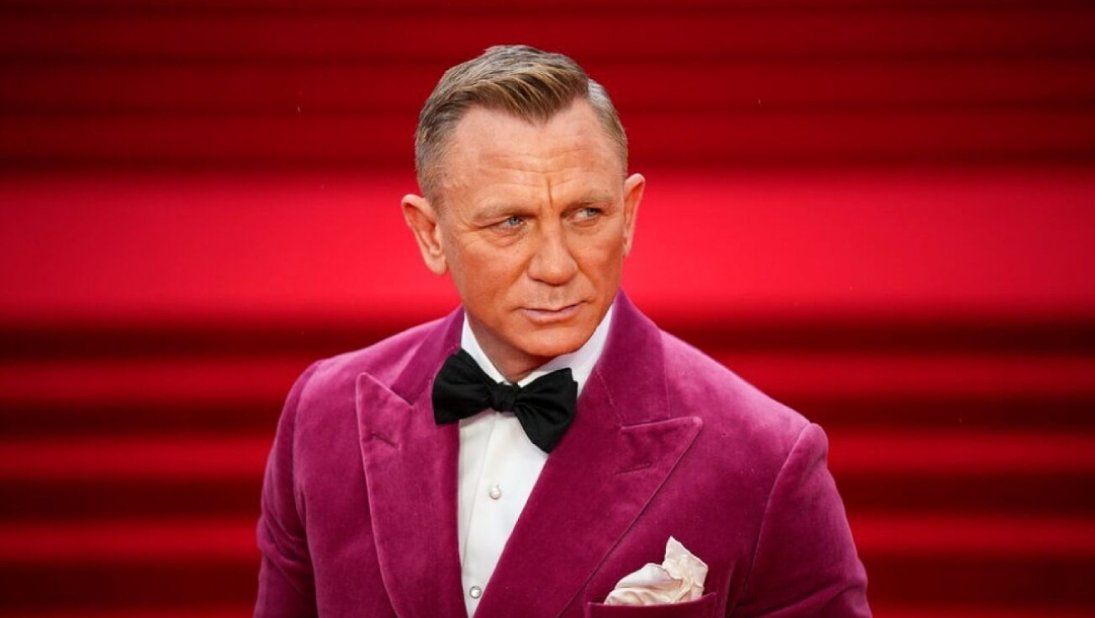 James Bond actor Daniel Craig gets honoured with star on Hollywood Walk of Fame
