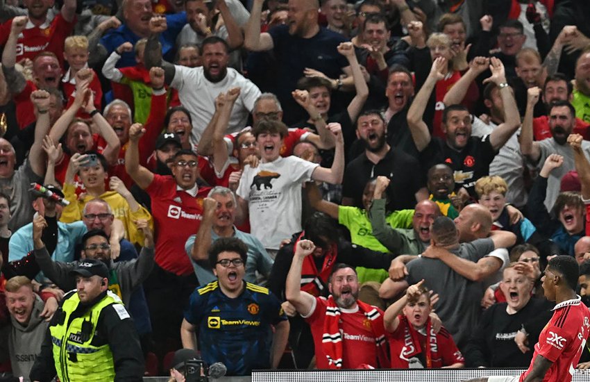 Manchester United supporters in rage before Liverpool game
