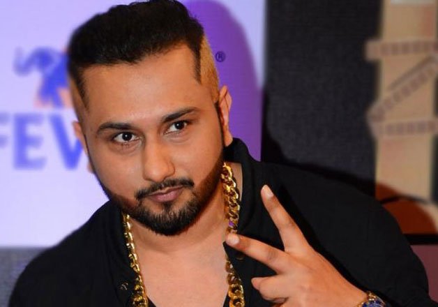After a hiatus, Honey Singh made a comeback in 2018 with the song "Makhna", which once again became a hit. He has since released several singles and continued to collaborate with various artists. Now he has released his new music album “Honey 3.O”, which contains total 10 songs like “Naagan”, “Let’s Get It Party”, “Soul”, “Savage”, “Tujh Pe Pyaar” and “Kuley Kuley”, which is again a massive hit. His upcoming song is “Kalaastar”, which is the second version of his song “Desi Kalakaar”.